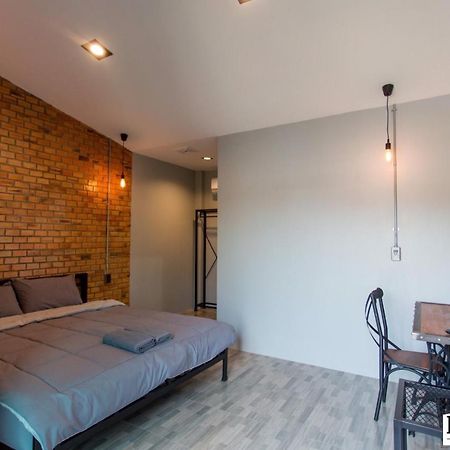 呵叻 Bed Box酒店 外观 照片
